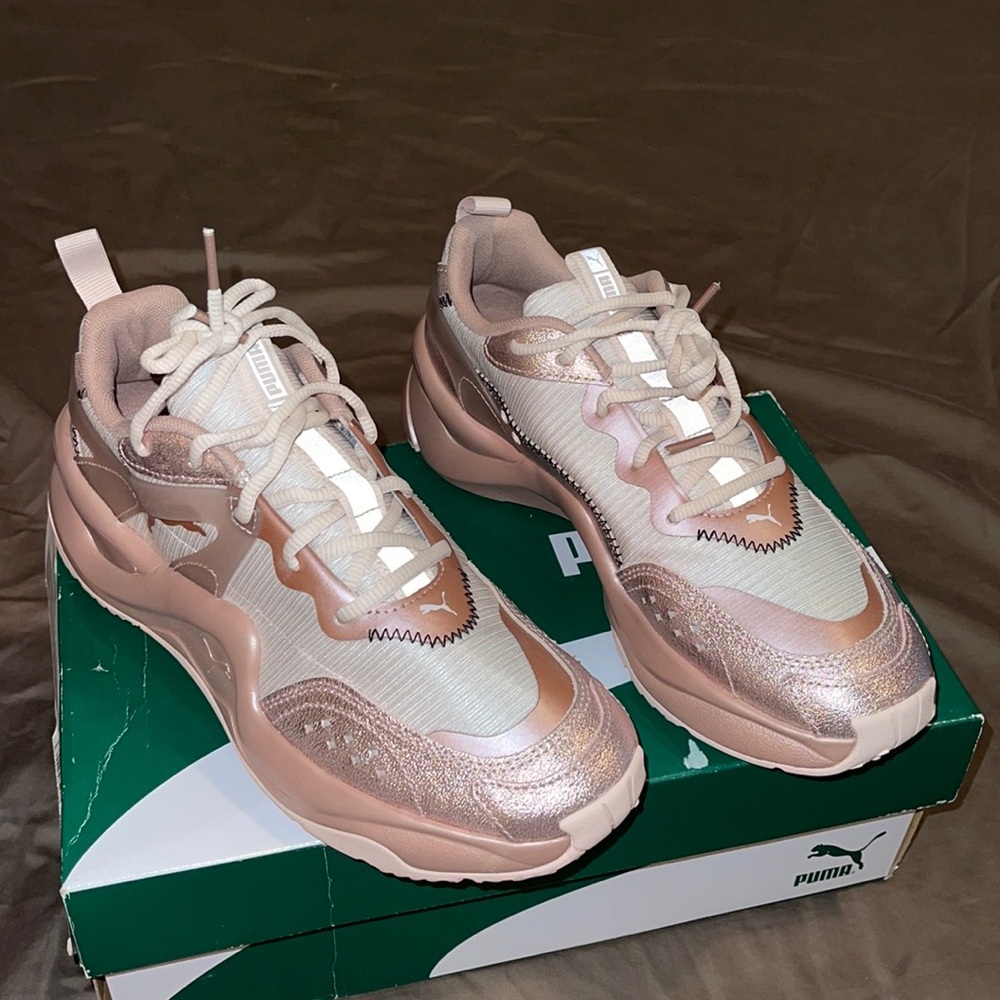 Women’s Puma sneaker